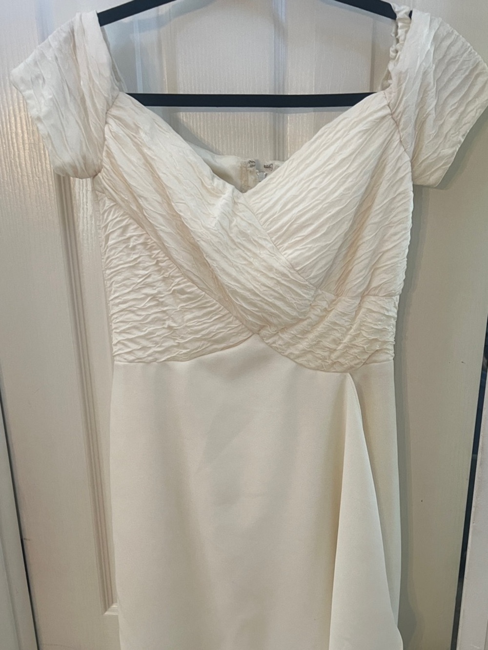 Beautiful cream vintage Alfred Angelo Ivory Off-Shoulder Dress see measurements